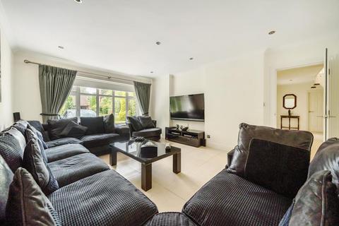 9 School Close, High Wycombe, HP11 1PH