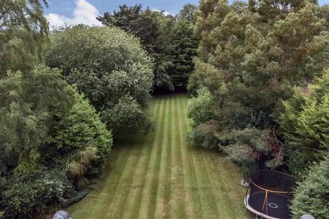 9 School Close, High Wycombe, HP11 1PH