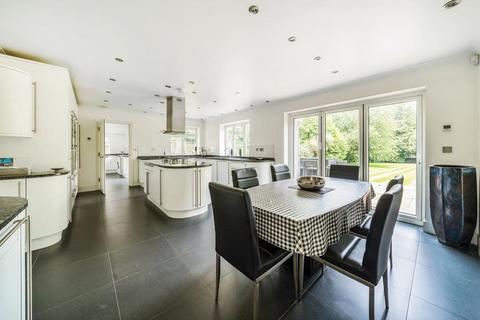 9 School Close, High Wycombe, HP11 1PH