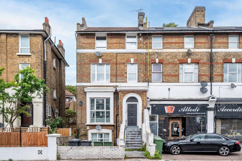 Lee High Road, Blackheath, London, SE13 1 bed flat for sale £270,000