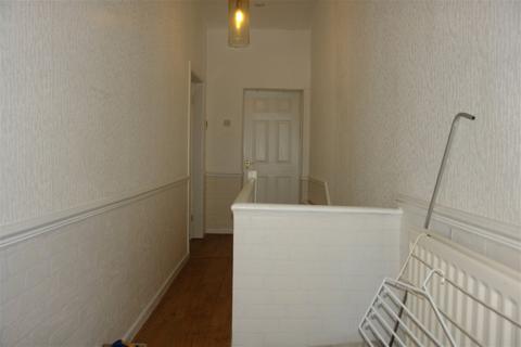 212 Greenacres Road, Oldham, OL4 3EW