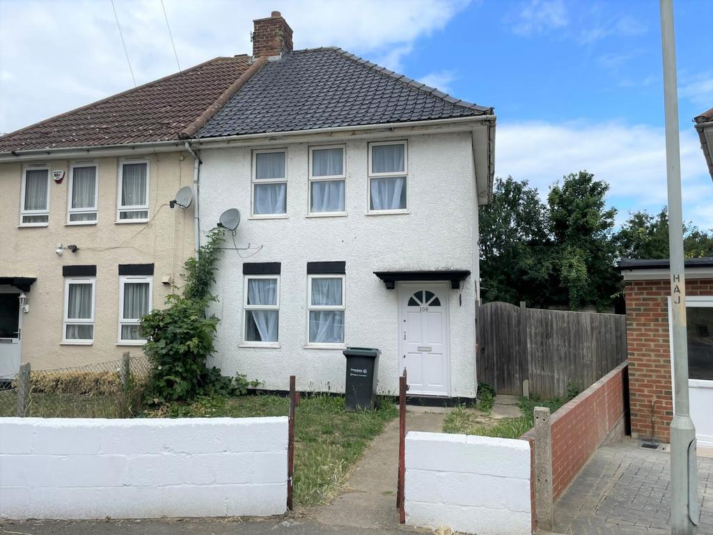 Hampton Crescent, Gravesend DA12 3 bed semidetached house to rent £