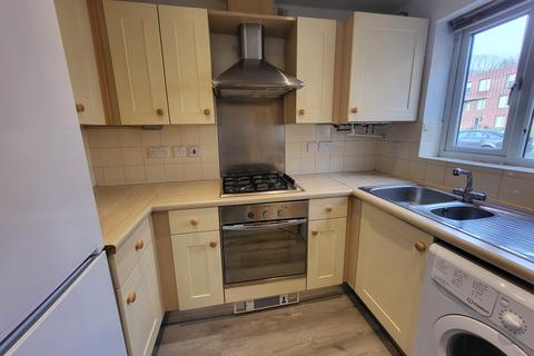 2 bedroom terraced house to rent - Leaf Street, Hulme, Manchester. M15 5LE