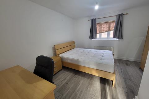 2 bedroom terraced house to rent - Leaf Street, Hulme, Manchester. M15 5LE