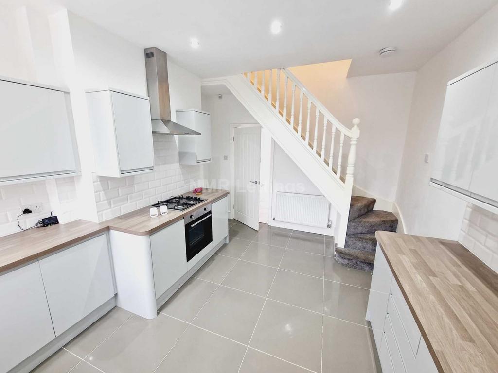 Rosemount, Durham 2 bed semidetached house £575 pcm (£133 pw)
