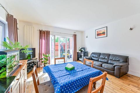 2 bedroom flat for sale, Church Road, Colliers Wood, Mitcham, CR4