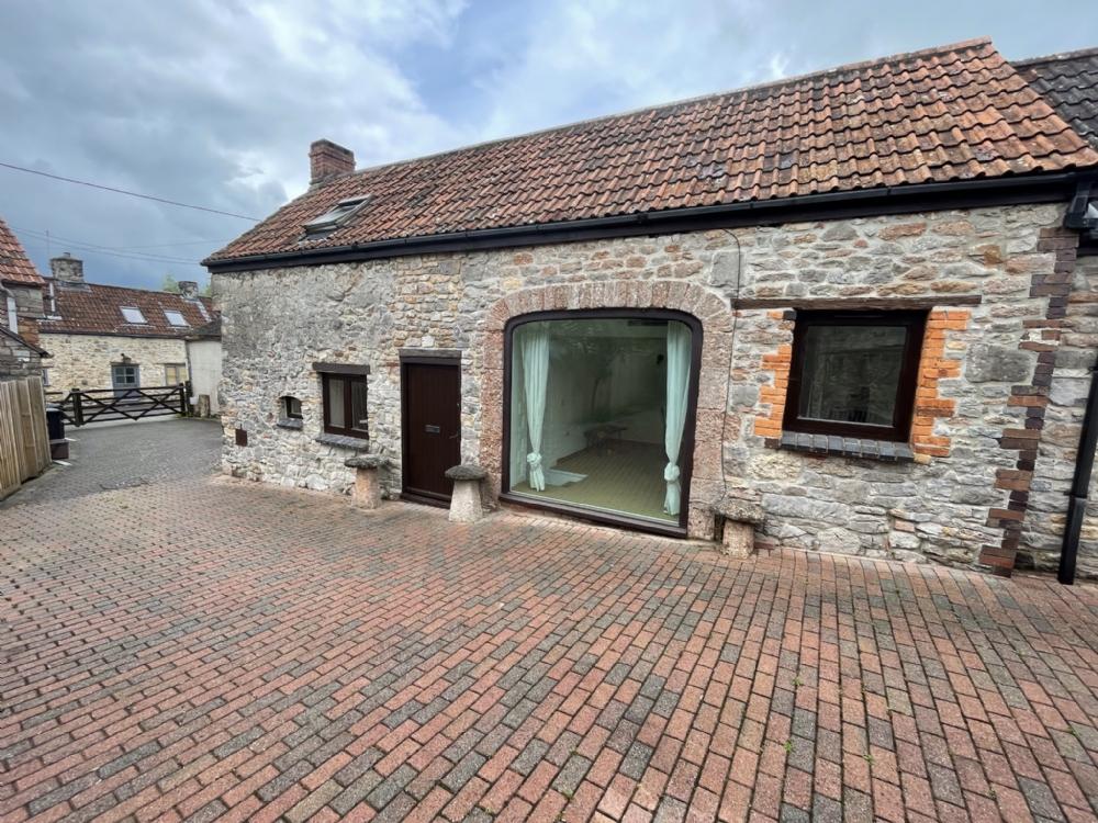 Silver Street, Cheddar 2 bed cottage £1,050 pcm (£242 pw)