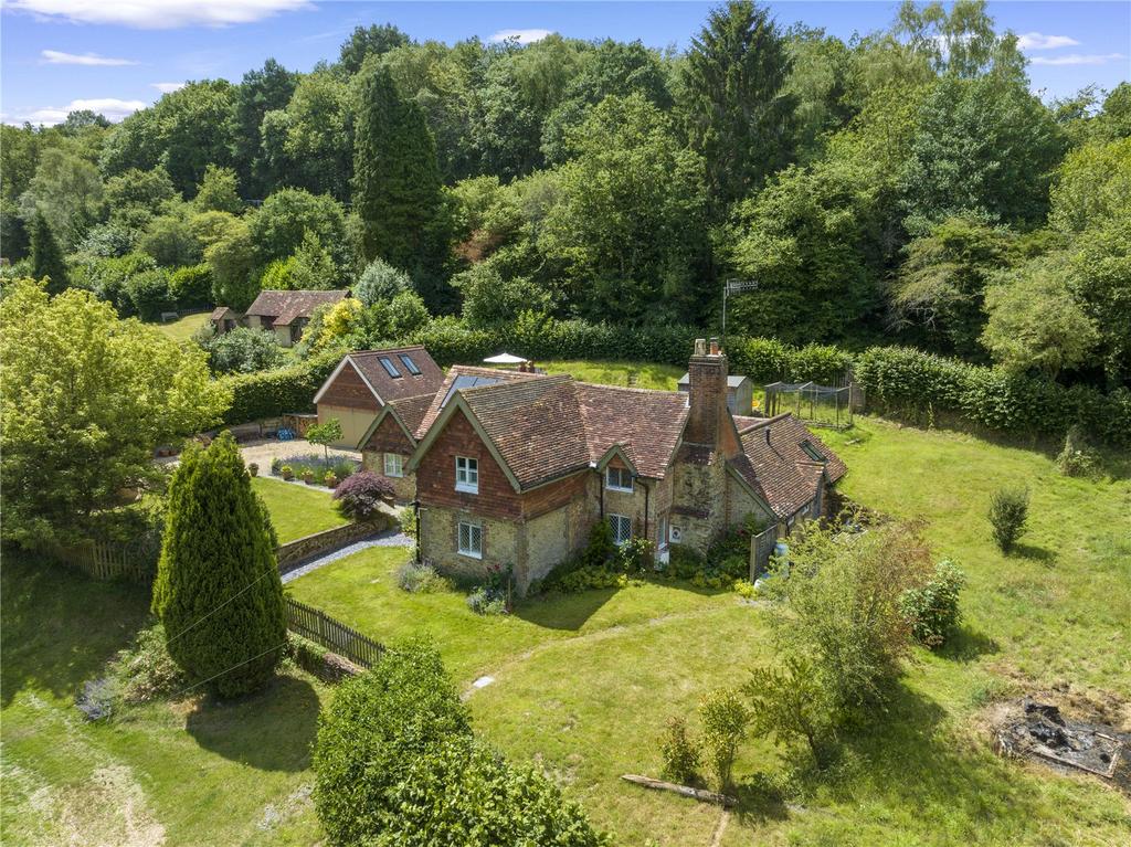 Ewhurst Road, Peaslake, Guildford, Surrey, GU5 5 bed detached house for