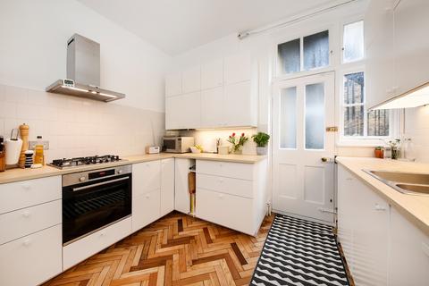 3 bedroom flat to rent, Fairlawn Mansions, New Cross Road, New Cross, London, SE14