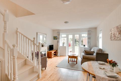 2, Lyndale Cottages Chapel Road, Swanmore, Southampton, SO32 2QA