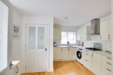 2, Lyndale Cottages Chapel Road, Swanmore, Southampton, SO32 2QA