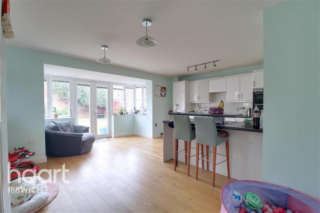 Walker Chase, Kesgrave 4 bed detached house £1,600 pcm (£369 pw)