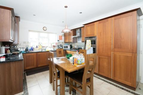 181 The Fairway, Ruislip, HA4 0SN