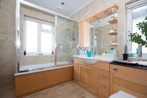 181 The Fairway, Ruislip, HA4 0SN