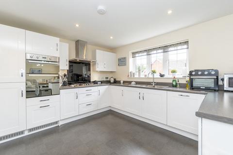 5 Pixie Walk, Ottery St Mary, EX11 1FU