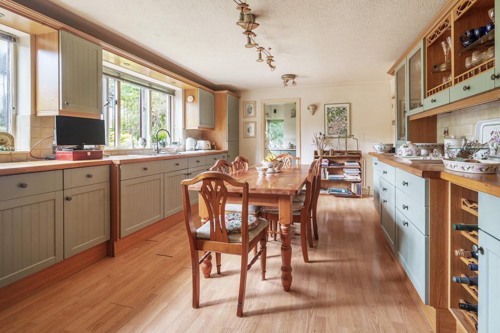 Excellent Fitted Breakfast Kitchen