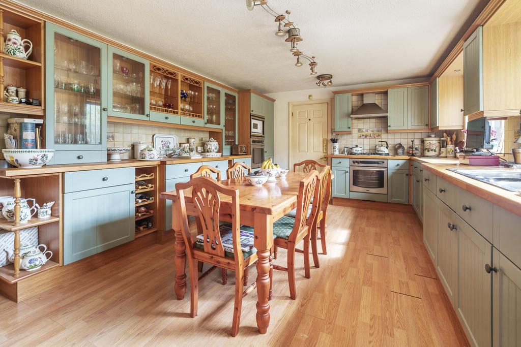 Excellent Fitted Breakfast Kitchen