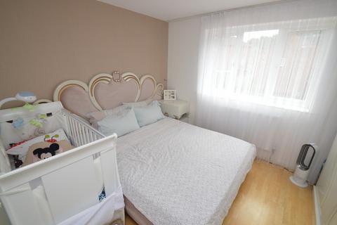 33 Fleming Way, Thamesmead, London, SE28 8NS