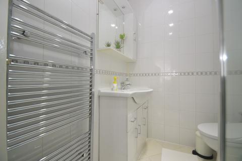 33 Fleming Way, Thamesmead, London, SE28 8NS