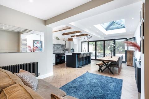 38 Hurst Road, Sidcup, DA15 9AA