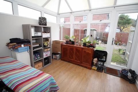 2 bedroom terraced house to rent, Britannia Gardens, Grange Park, Hedge End, SO30 2RN