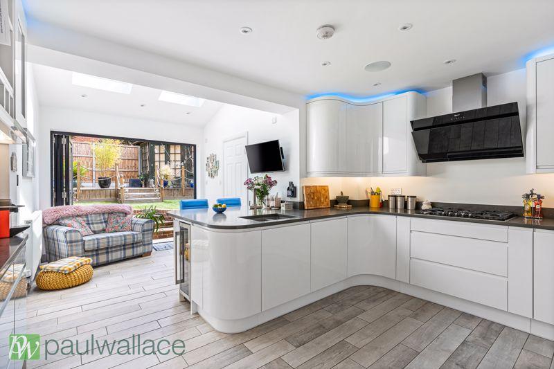 Heathgate, Hertford Heath 3 bed terraced house £475,000