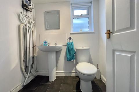 28 Lodge Drive, Truro, TR1 1TX