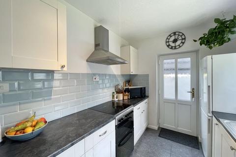 28 Lodge Drive, Truro, TR1 1TX