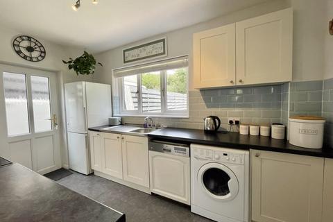 28 Lodge Drive, Truro, TR1 1TX