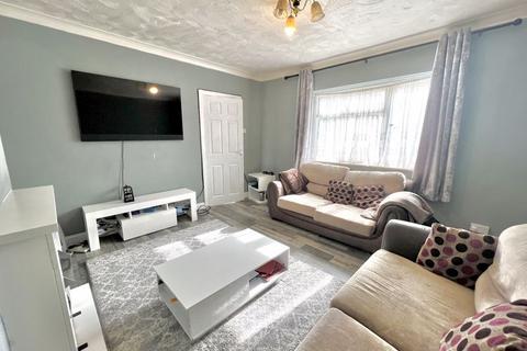 3 bedroom end of terrace house for sale, Purcell Road, Luton, LU4