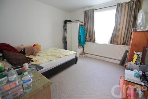 15 Chestnut Way, Tiptree, Colchester, CO5 0NX