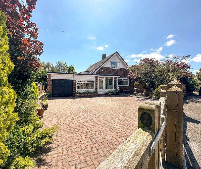 Mill Hill Drive, Sandbach 3 bed detached house for sale £375,000
