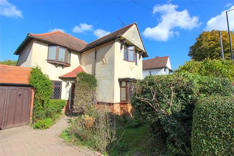 3 bedroom detached house to rent, Priory Crescent, Southend-on-Sea, Essex, SS2