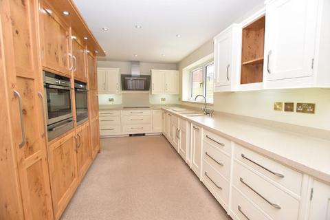 3 bedroom bungalow to rent, Butts Grove, Clitheroe, BB7 2PJ