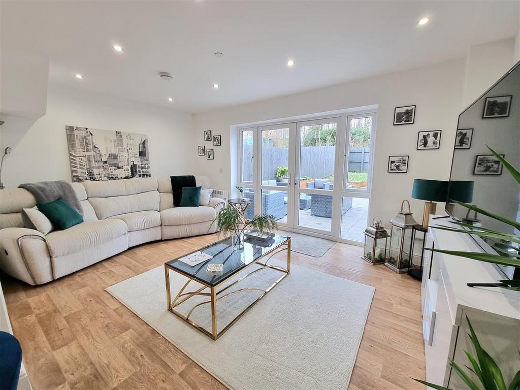Mansion Gardens, Penllergaer, Swansea 4 bed townhouse £300,000