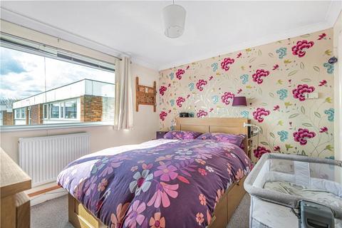 2 bedroom apartment for sale - Hazelbank Court, Chertsey, Surrey, KT16