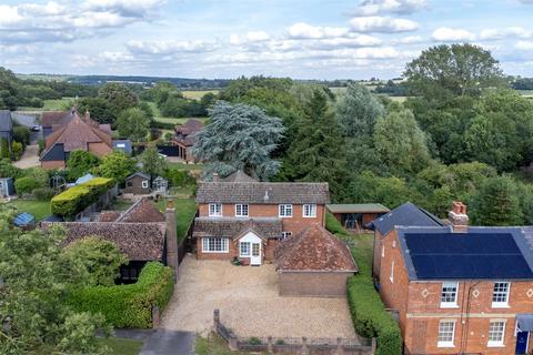 4 bedroom detached house for sale, High Road, Buckinghamshire LU7