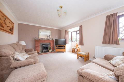 11 Jaywood, Luton, LU2 8ES
