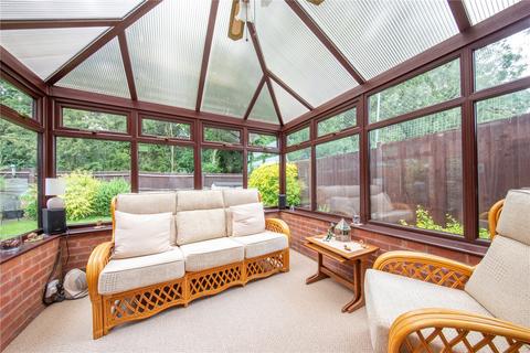 11 Jaywood, Luton, LU2 8ES
