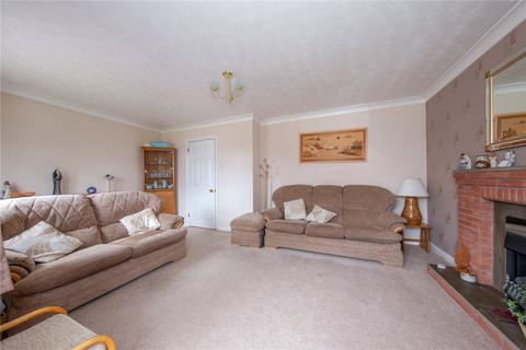 11 Jaywood, Luton, LU2 8ES