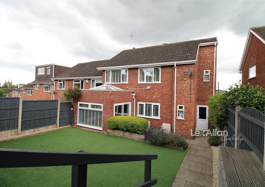 Coldstream Drive, Stourbridge 3 bed semidetached house for sale £300,000