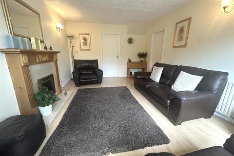 136 Blakedown Road, Halesowen, B63 4QL