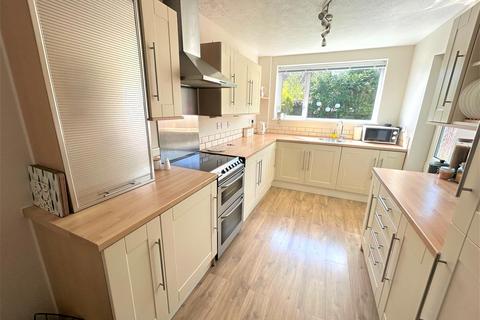 136 Blakedown Road, Halesowen, B63 4QL