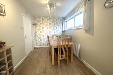 136 Blakedown Road, Halesowen, B63 4QL