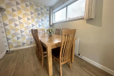 136 Blakedown Road, Halesowen, B63 4QL