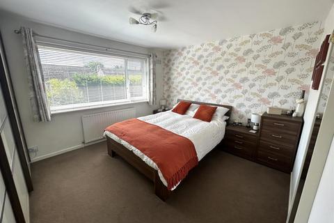 136 Blakedown Road, Halesowen, B63 4QL