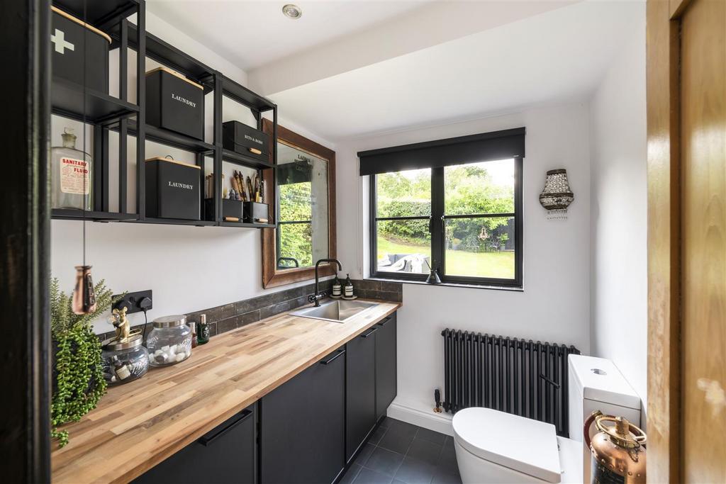 103 Linkfield Street internals29 2.jpg