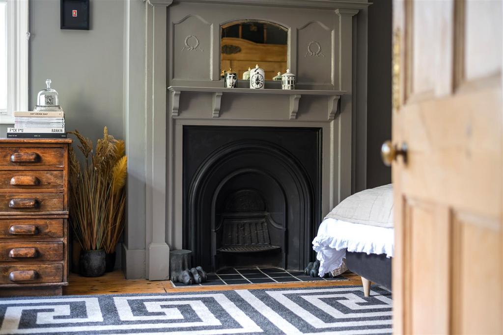 103 Linkfield Street internals-19.jpg