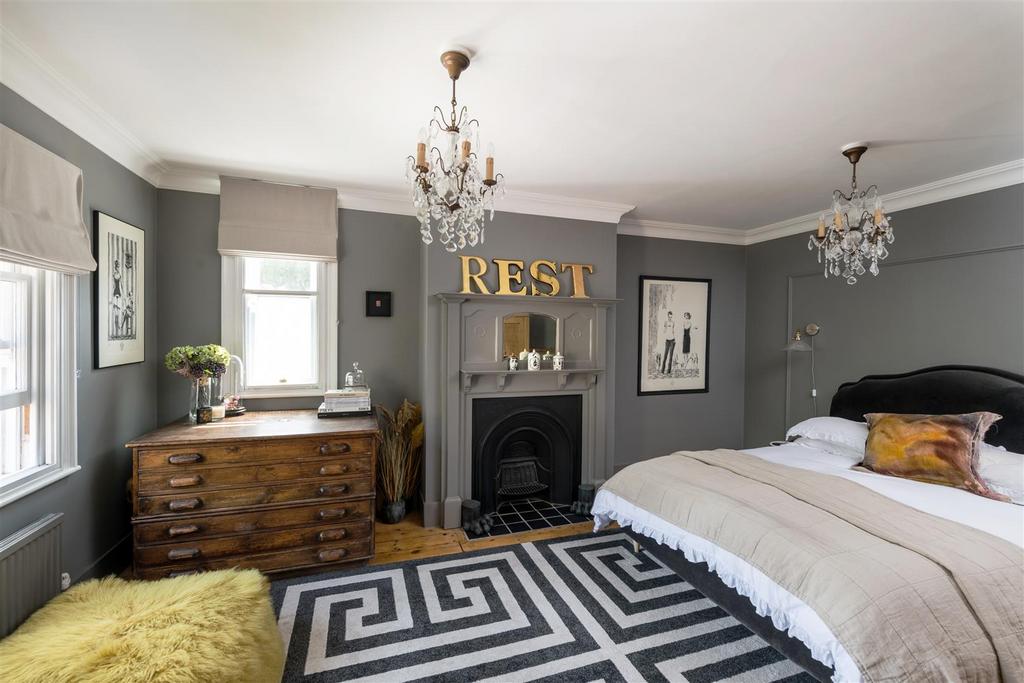 103 Linkfield Street internals-5.jpg