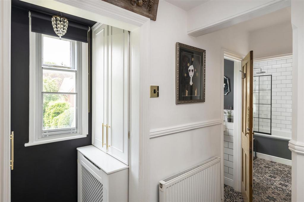 103 Linkfield Street internals12 4.jpg